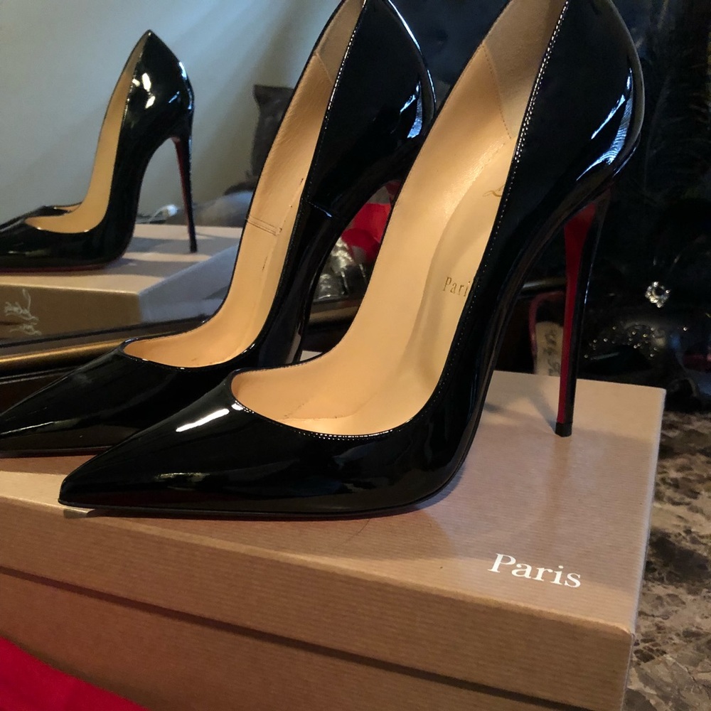 SOLD!!! Authentic Christian Louboutin So Kate Pump